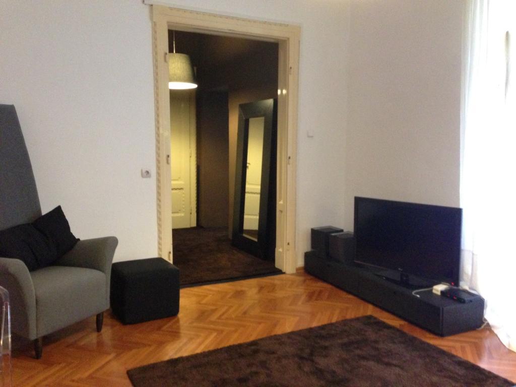 Valsabbion City Suite Pula Phòng bức ảnh