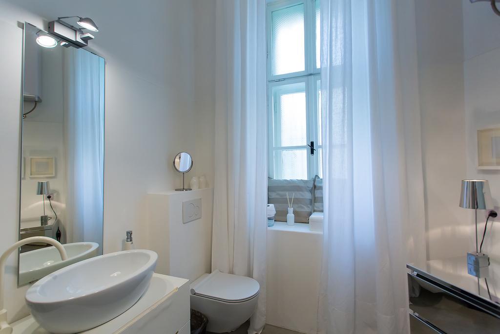 Valsabbion City Suite Pula Ngoại thất bức ảnh