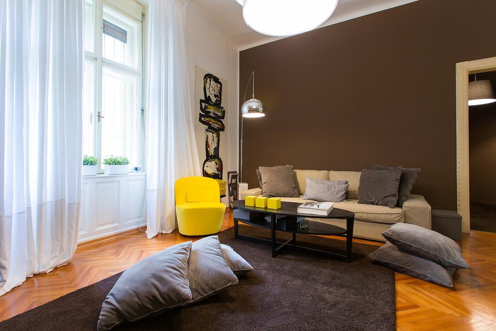 Valsabbion City Suite Pula Ngoại thất bức ảnh